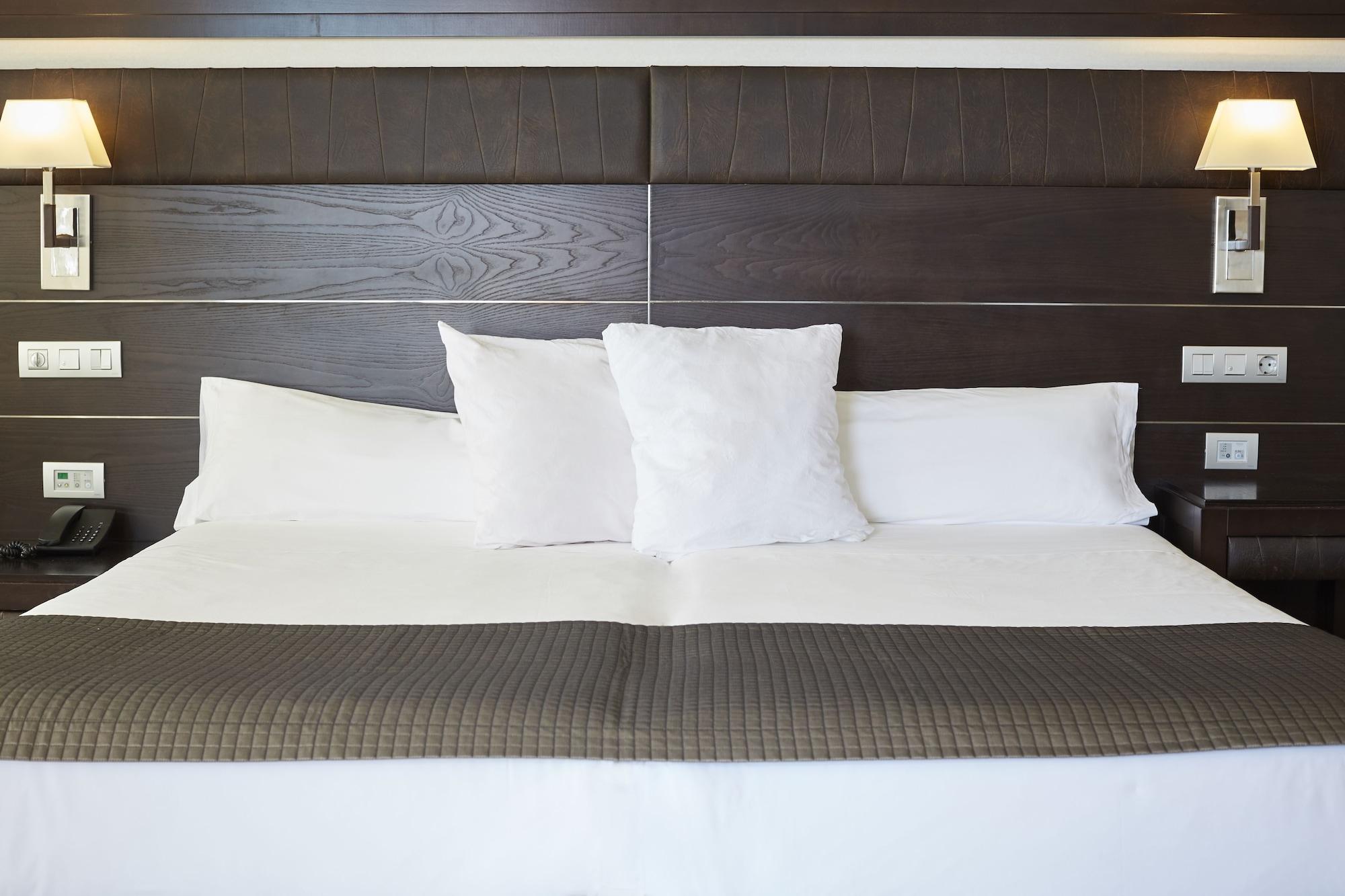Insotel Fenicia Prestige Suites & Spa Santa Eularia des Riu Dış mekan fotoğraf