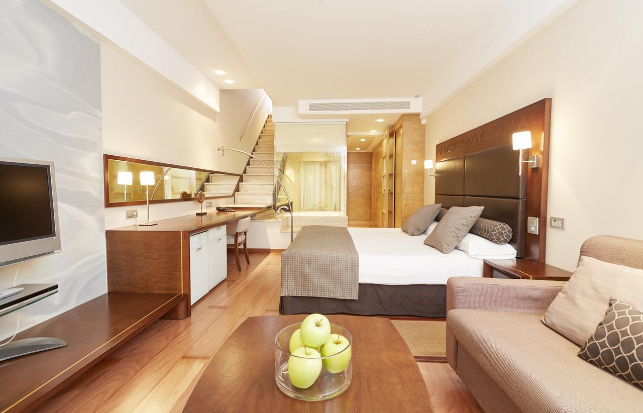 Insotel Fenicia Prestige Suites & Spa Santa Eularia des Riu Dış mekan fotoğraf