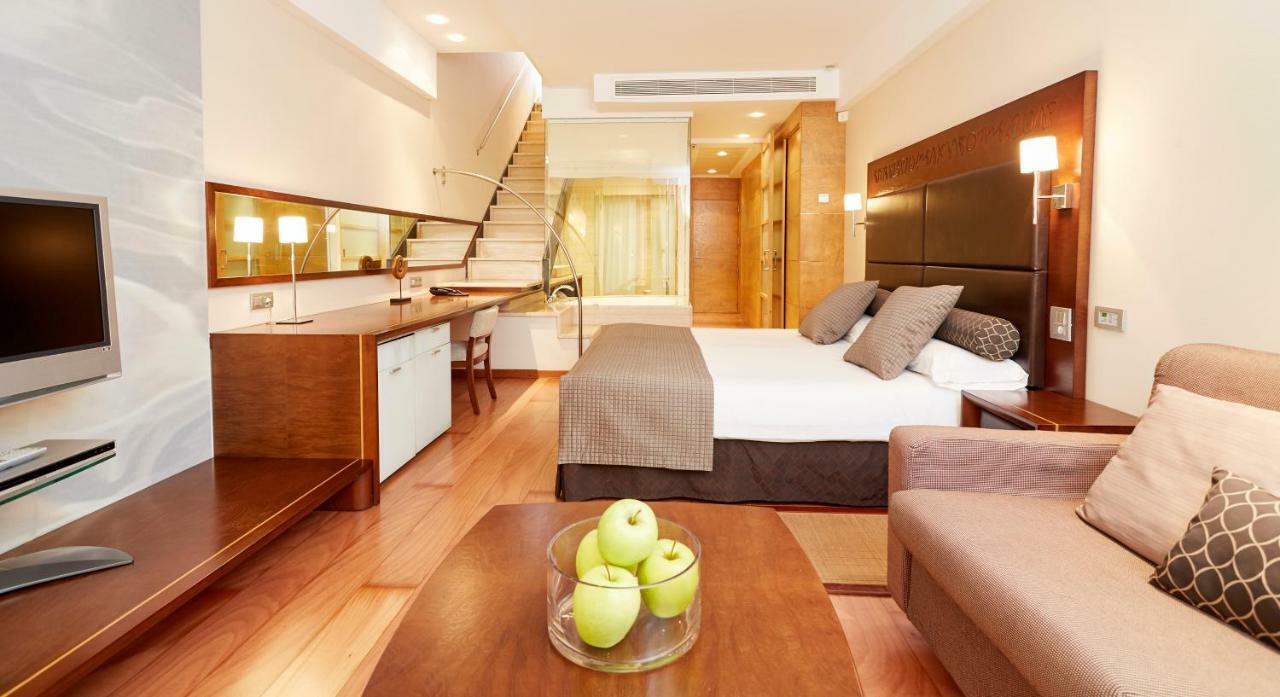 Insotel Fenicia Prestige Suites & Spa Santa Eularia des Riu Dış mekan fotoğraf